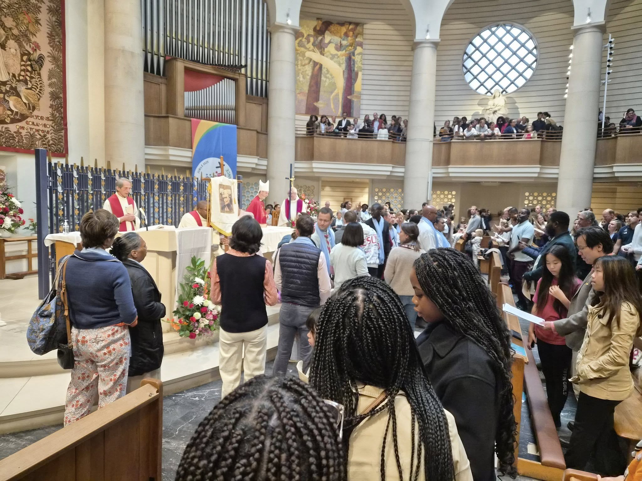 Operations and offices of MOYA INVESTMENTS 1001 LIMITED